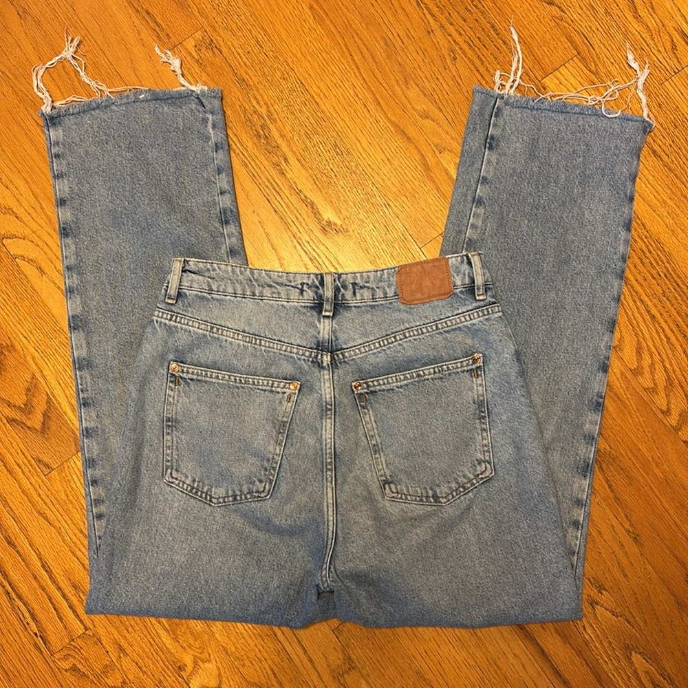 Zara High Waisted Straight Leg Light Wash Blue Jeans Women’s Size 6 - Picture 4 of 14